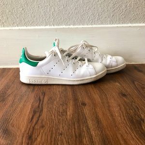 Adidas Stan Smith;  Big Kid size 5